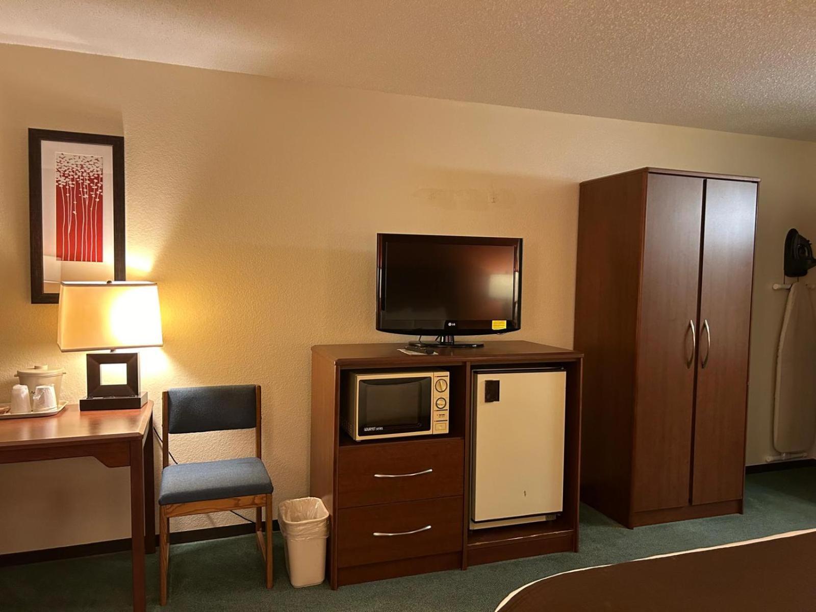 Northwoods Inn & Suites - Blackduck Экстерьер фото